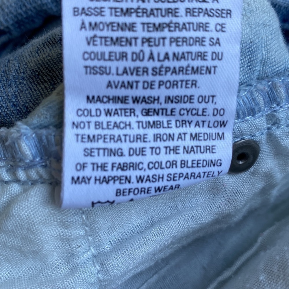 Reitmans - Acid Wash Textured Denim Jean Shorts​​​​​​​​​​​​​ - Picture 7 of 7